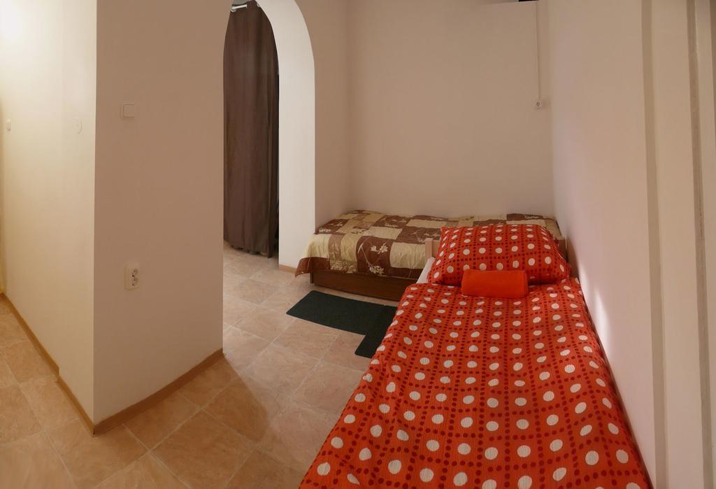 Orchidea Apartman Tata Room photo